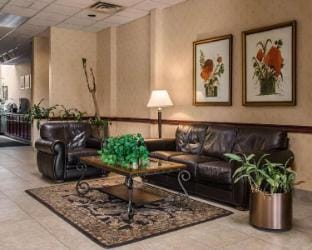 Suites Hotel in Waterford Township