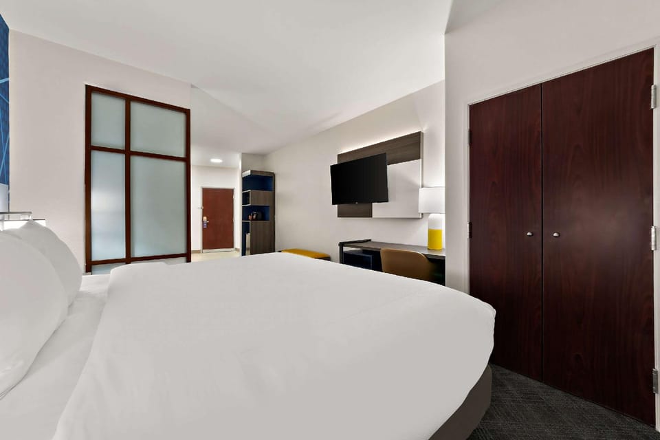 Suite room