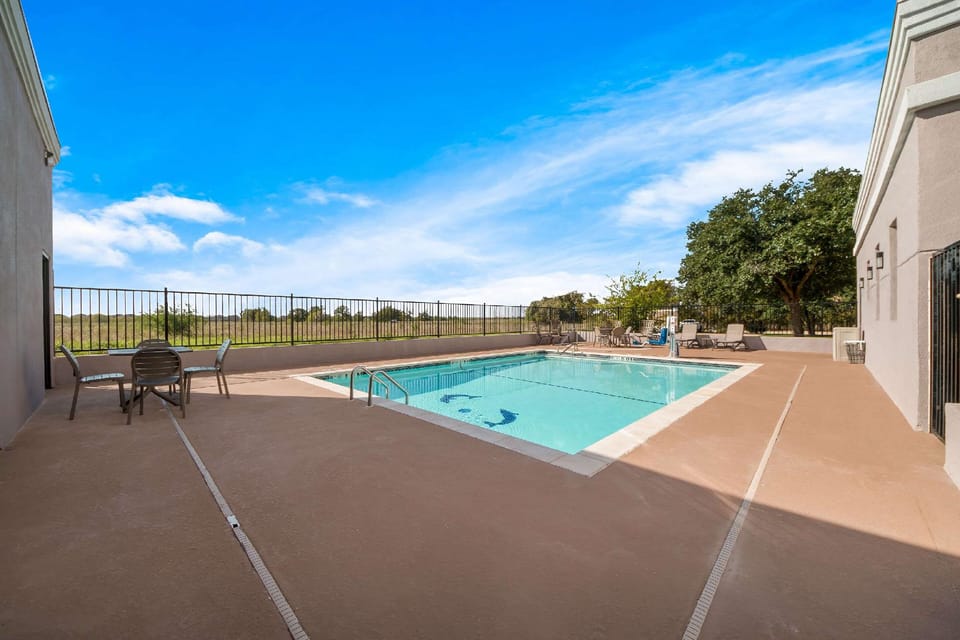 Comfort Suites Bastrop Hotel in Bastrop