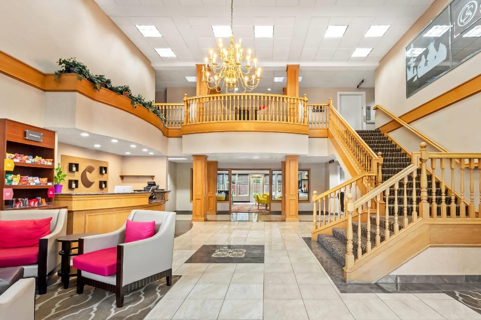 Comfort Suites Clackamas Hotel in Clackamas
