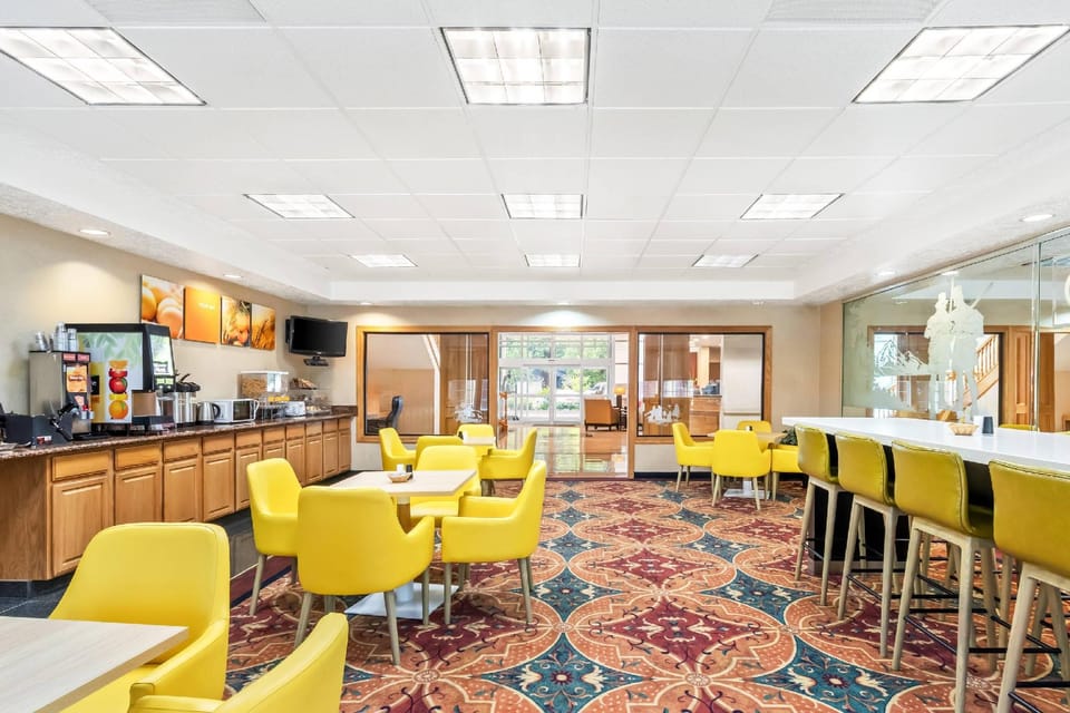Comfort Suites Clackamas Hotel in Clackamas