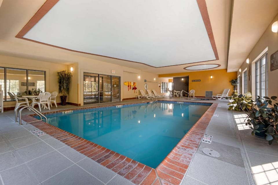 Comfort Suites Elizabethtown Hotel in Elizabethtown