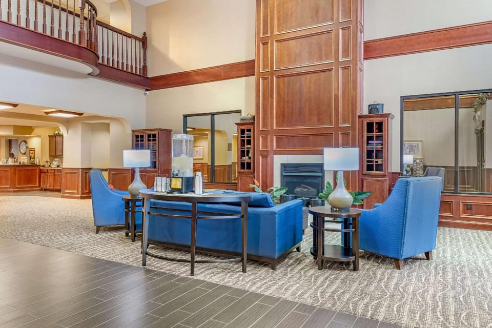Comfort Suites Findlay I-75 near Sports Complex Hotel in Findlay