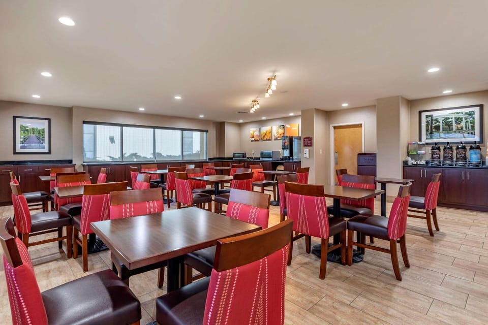 Comfort Suites Florence Shoals Area Hotel in Florence