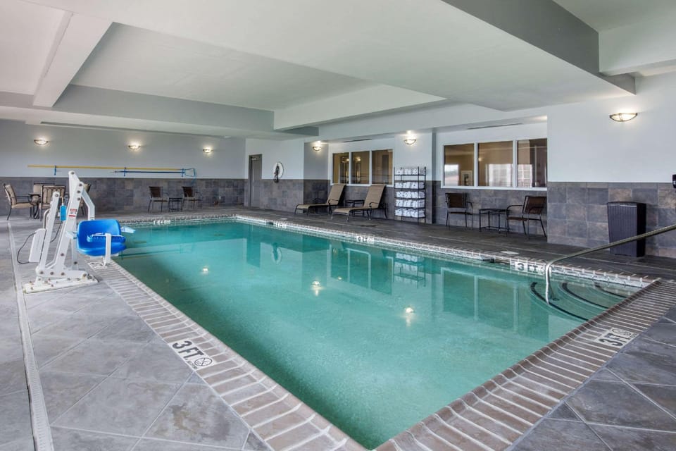 Comfort Suites Jackson I-40 Hotel in Jackson