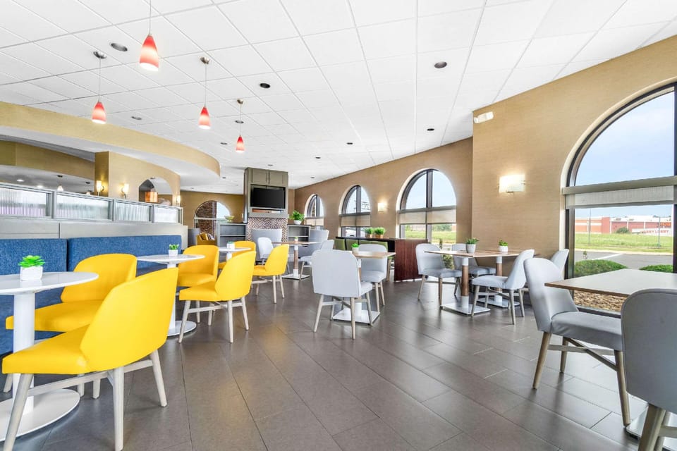 Comfort Suites Jackson I-40 Hotel in Jackson