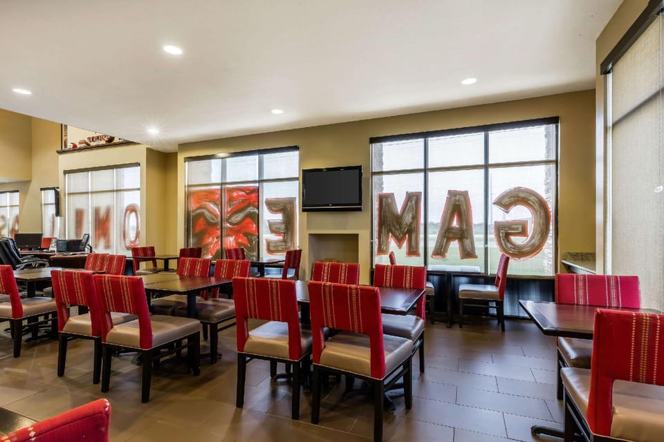 Comfort Suites Jonesboro University Area Hotel in Jonesboro