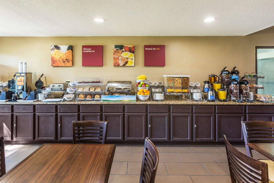 Comfort Suites near I-80 and I-94 Hotel in Illinois
