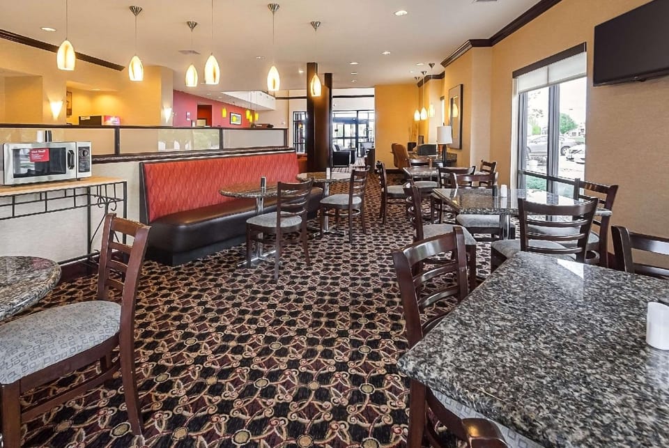 Comfort Suites Manhattan Hotel in Manhattan