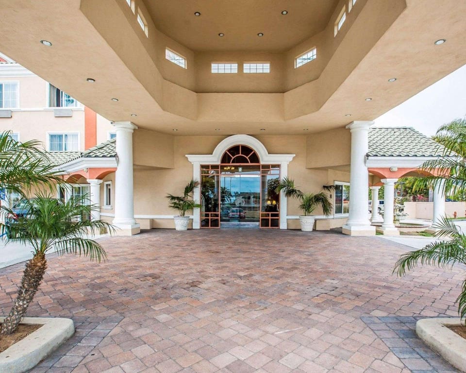 Comfort Suites Oceanside Camp Pendleton Area Hotel in Oceanside