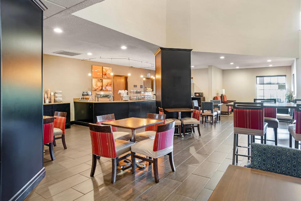 Comfort Suites Monroe Hotel in Monroe