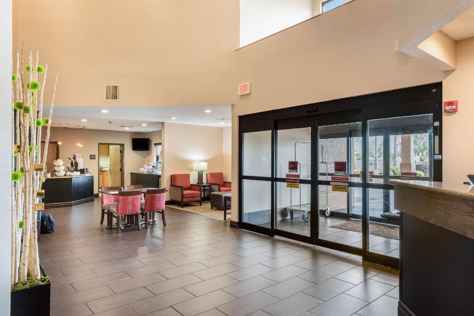 Comfort Suites Monroe Hotel in Monroe