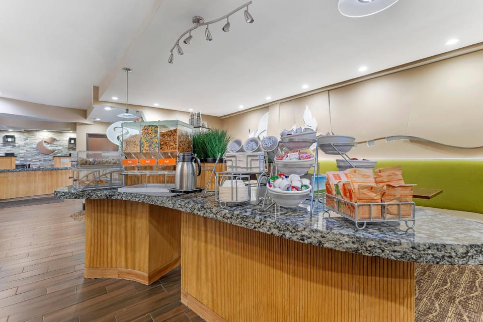 Comfort Suites Monroeville - Pittsburgh East Hotel in Monroeville