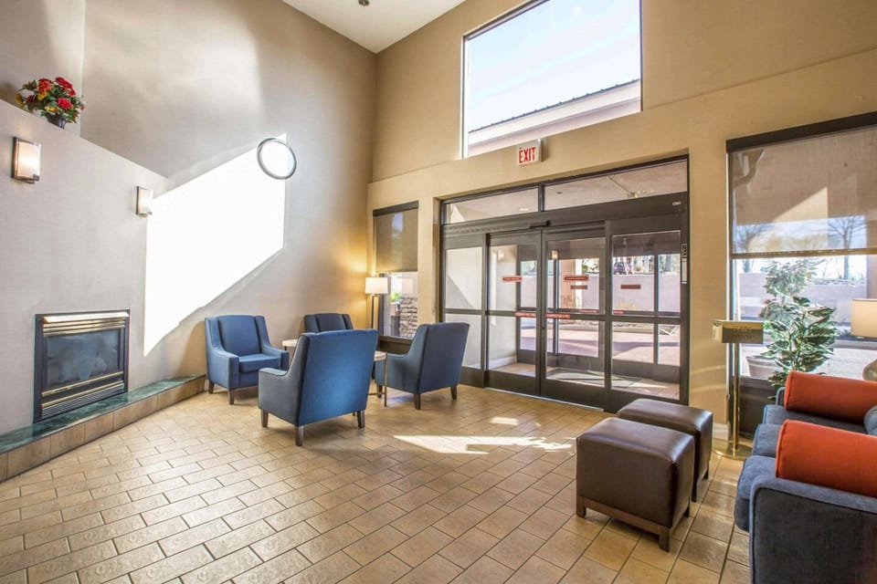 Quality Suites Morristown West Hotel in Morristown