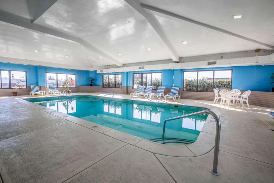 Quality Suites Morristown West Hotel in Morristown