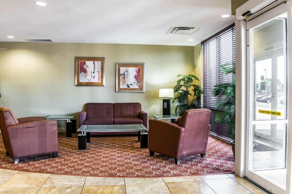 Comfort Suites Palm Bay - Melbourne Hotel in Palm Bay