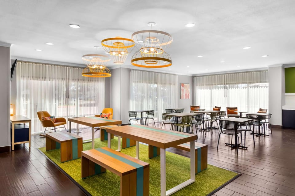 Spark by Hilton Pearland Hotel in Pearland