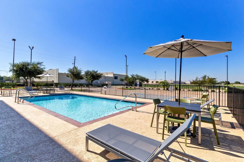 Spark by Hilton Pearland Hotel in Pearland