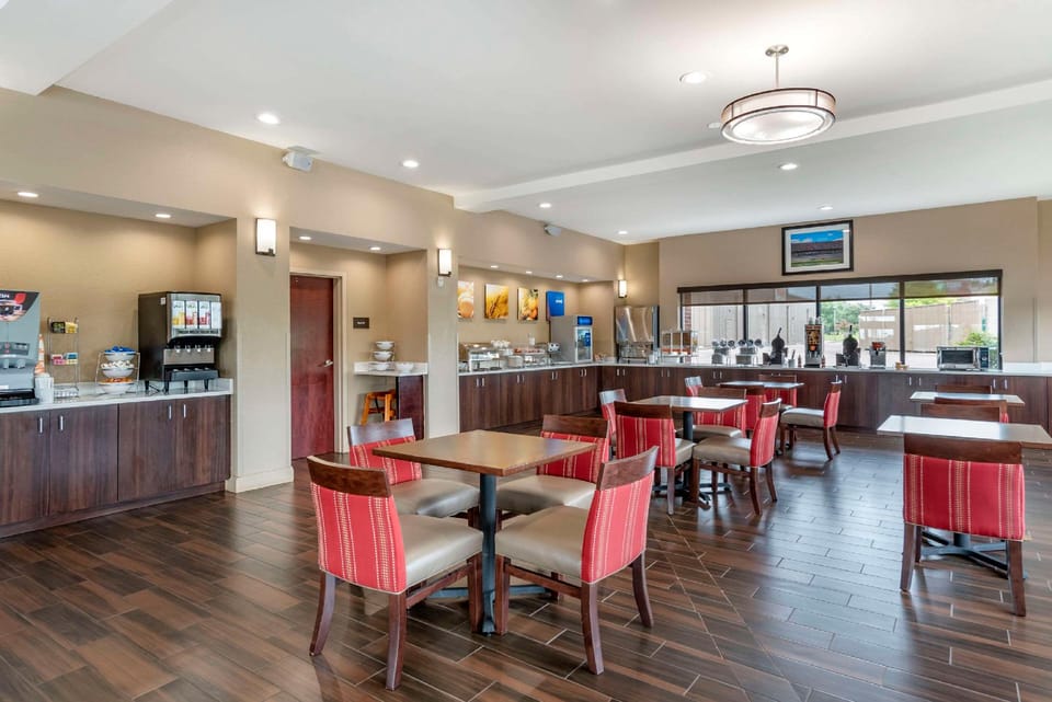 Comfort Suites  Pell CIty near Logan Martin Lake Hotel in Pell City