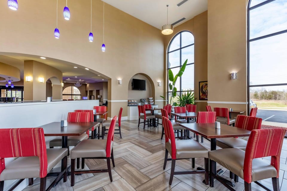 Comfort Suites Smyrna - Nashville Area Hotel in La Vergne