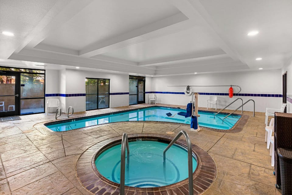 Comfort Suites Vacaville-Napa Valley Area Hotel in Vacaville