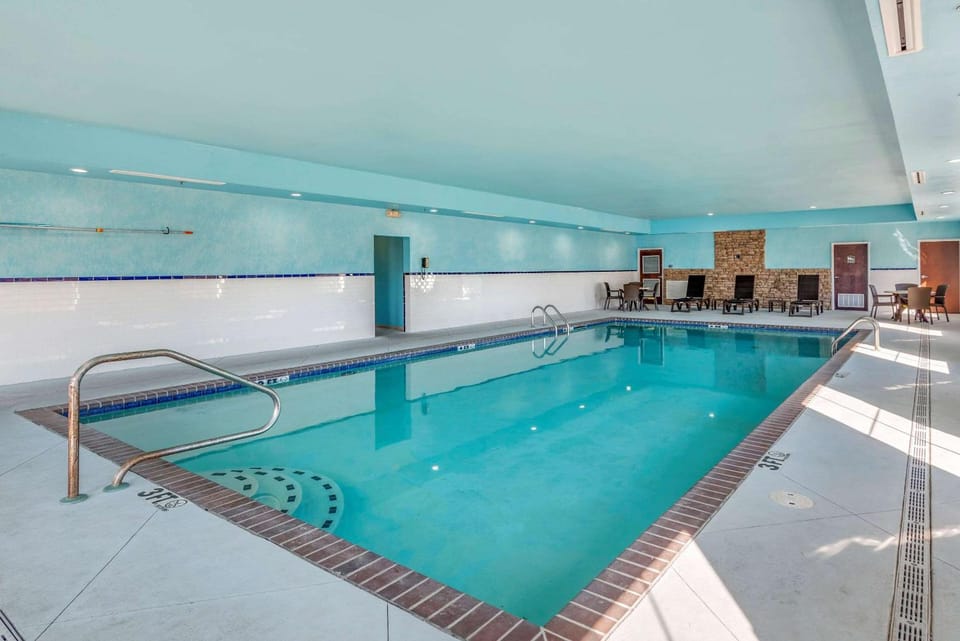 Comfort Suites West Memphis I-40 I-55 Hotel in Marion