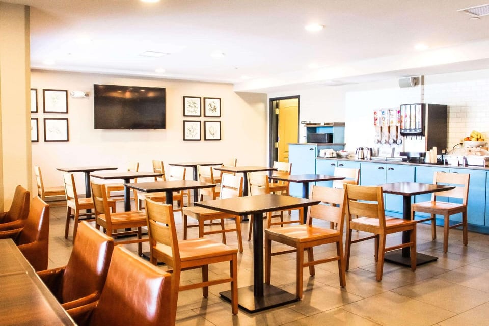 Country Inn & Suites by Radisson, Chester, VA Hotel in Chester
