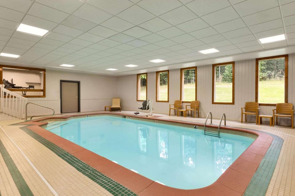 Country Inn & Suites by Radisson, Mishawaka, IN Hotel in Granger