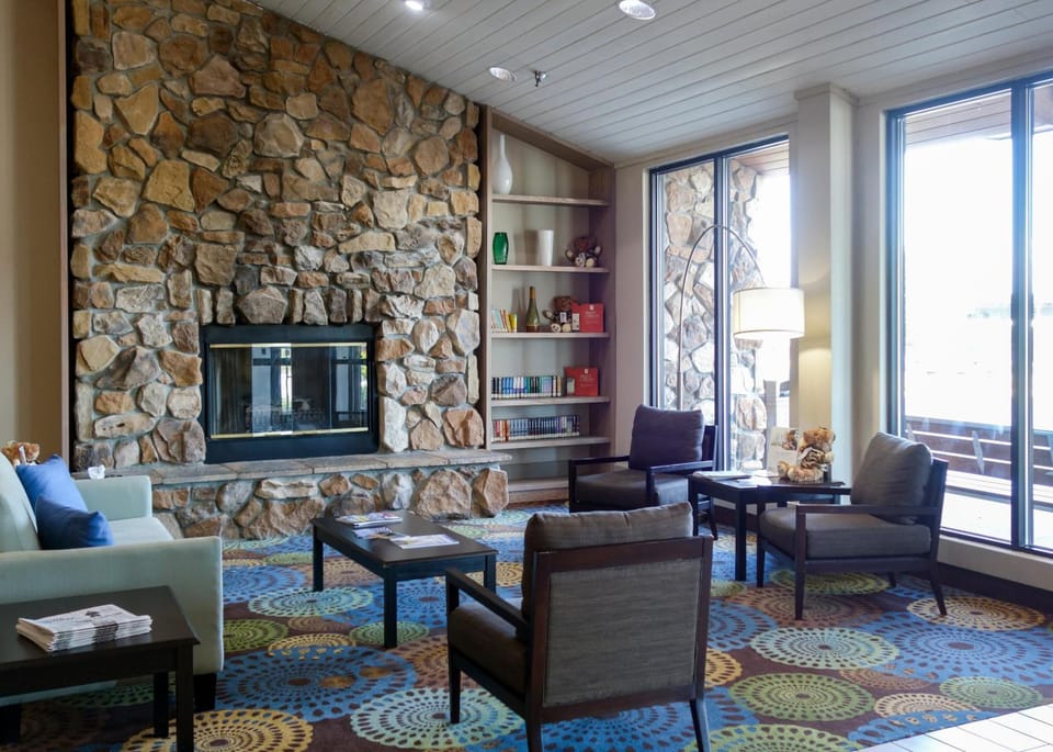 Country Inn & Suites by Radisson, Mishawaka, IN Hotel in Granger