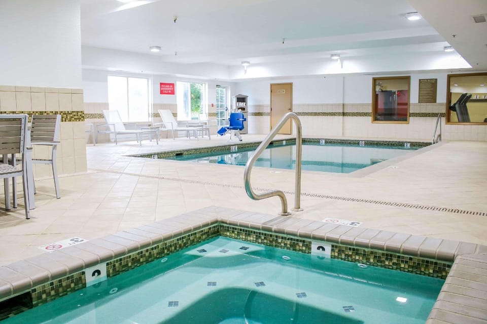 Country Inn & Suites by Radisson, Richmond West at I-64, VA Hotel in Tuckahoe