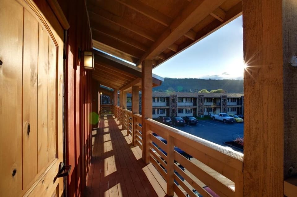 Cousin's Country Inn Hotel in The Dalles