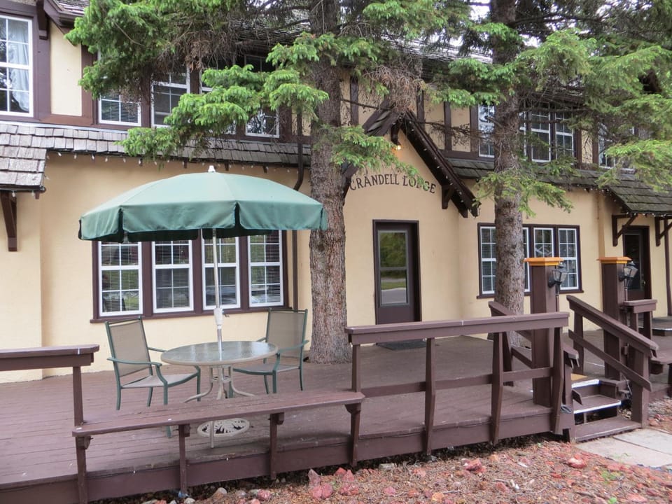 Crandell Mountain Lodge Lodge in Alberta