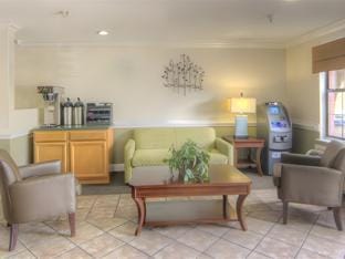 InTown Suites Extended Stay Select Orlando FL - UCF Motel in Orlando