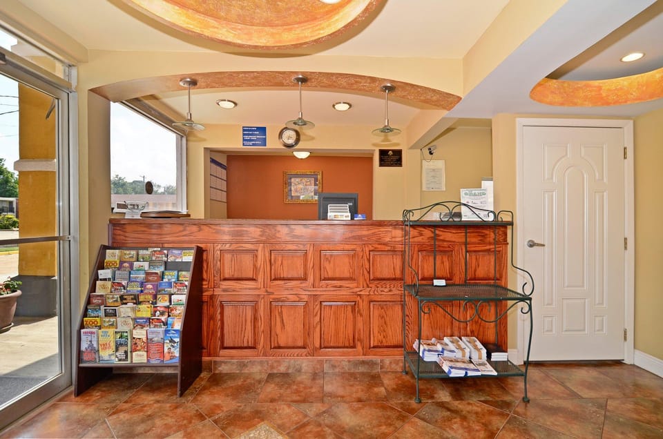 Americas Best Value Inn Alexandria Motel in Alexandria