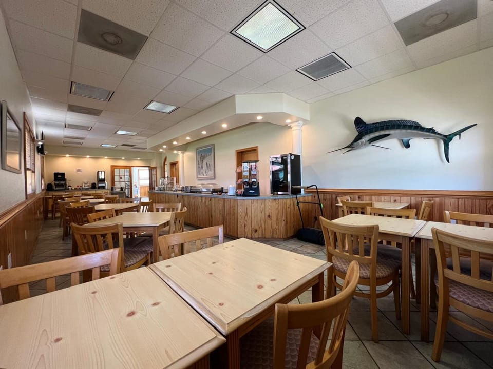 Mariner Inn And Suites Motel in Kill Devil Hills
