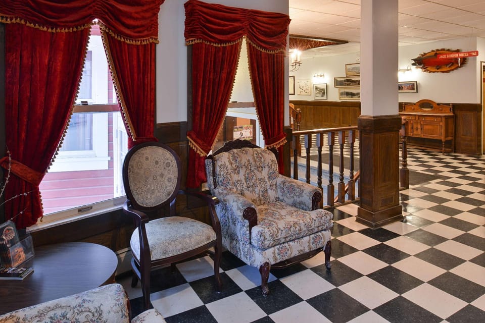 The Downtown, a Coast Hotel Hotel in Yukon
