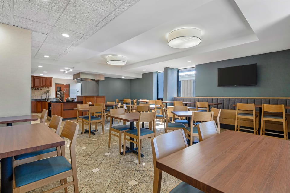 Drury Inn & Suites Joplin Hotel in Joplin