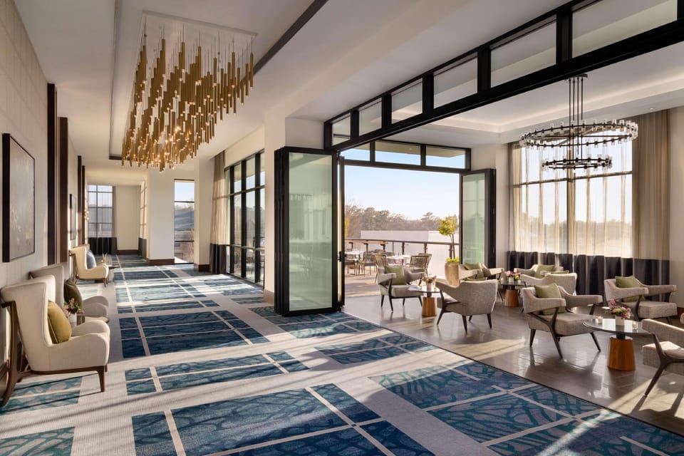 Valley Hotel Homewood Birmingham, Curio Collection by Hilton Hotel in Homewood