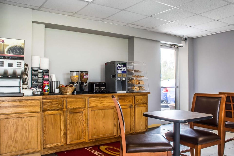 Econo Lodge Brockport Hotel in New York