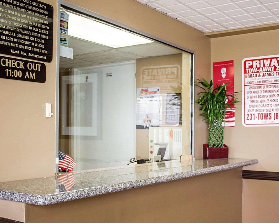 Econo Lodge Columbus West Hotel in Ohio