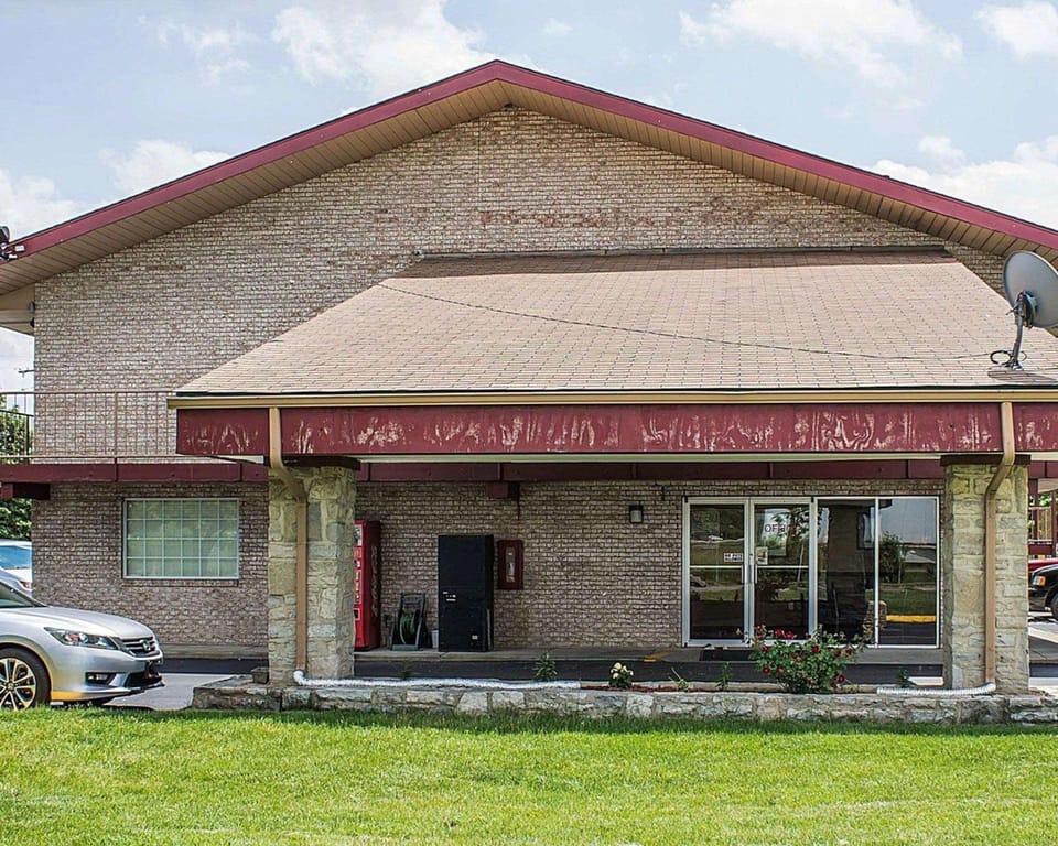 Econo Lodge Columbus West Hotel in Ohio