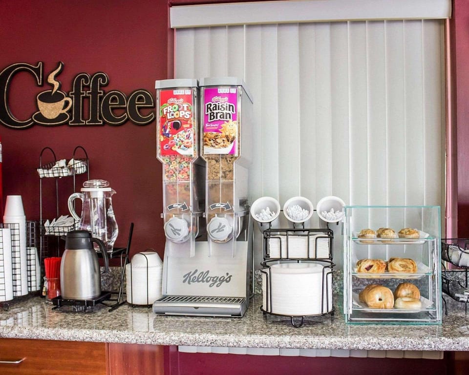 Econo Lodge Columbus West Hotel in Ohio