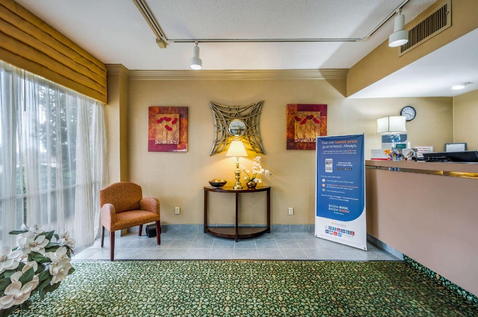 Econo Lodge Corinth Hotel in Mississippi