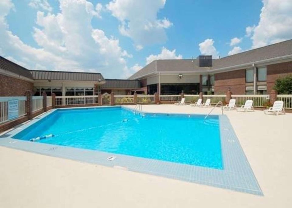 Econo Lodge Corinth Hotel in Mississippi