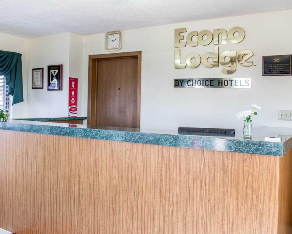 Econo Lodge Elkhart North Hotel in Elkhart