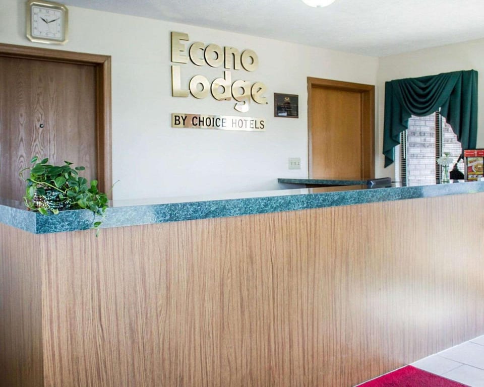Econo Lodge Elkhart North Hotel in Elkhart