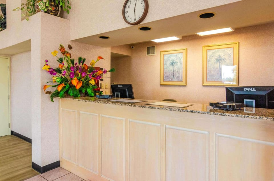 Econo Lodge Inn & Suites Gulfport Airport Hotel in Gulfport