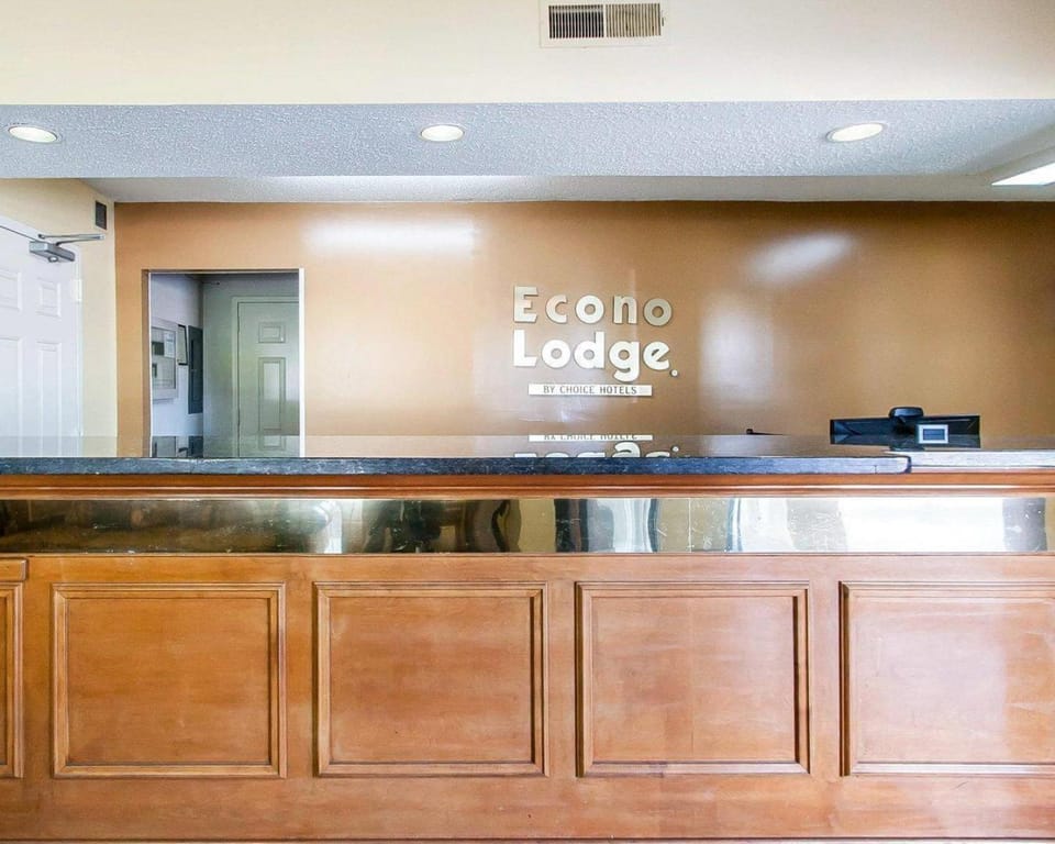 Econo Lodge Inn & Suites Murfreesboro Shopping District Hotel in Murfreesboro