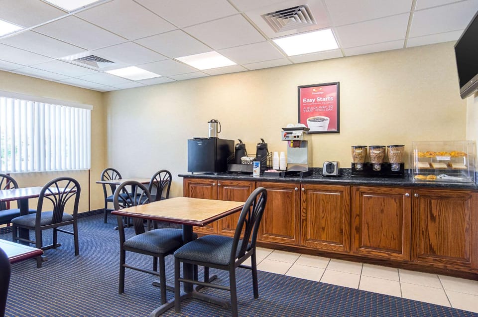 Econo Lodge Inn & Suites Pritchard Road North Little Rock Hotel in Little Rock
