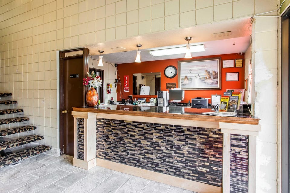 Econo Lodge Motel in Longview